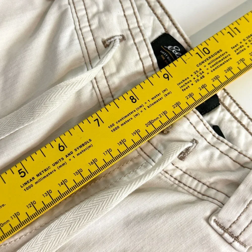 Eddie Bauer 11” Cargo Shorts Putty 4